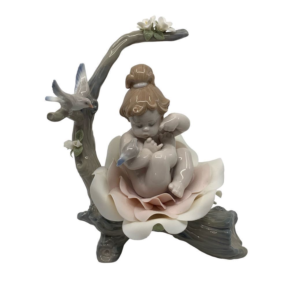 Lladro Born‎ in Springtime #6920 Baby in Rose Porcelain Figurine READ